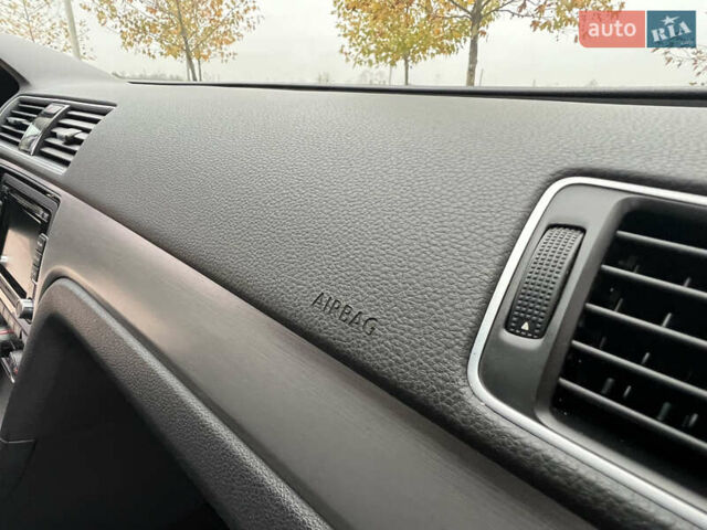 Сірий Фольксваген Пассат, об'ємом двигуна 2.5 л та пробігом 210 тис. км за 9700 $, фото 47 на Automoto.ua