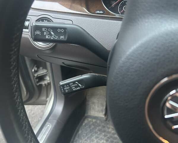 Серый Фольксваген Пассат, объемом двигателя 1.97 л и пробегом 350 тыс. км за 13000 $, фото 8 на Automoto.ua