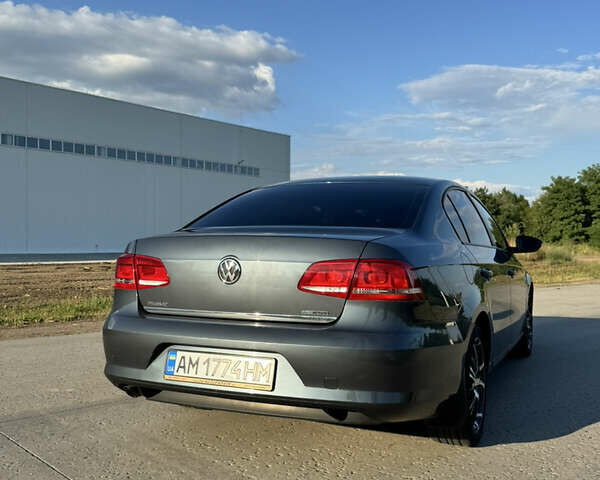 Сірий Фольксваген Пассат, об'ємом двигуна 1.6 л та пробігом 264 тис. км за 8950 $, фото 4 на Automoto.ua