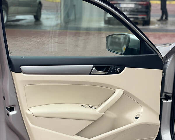 Серый Фольксваген Пассат, объемом двигателя 1.8 л и пробегом 165 тыс. км за 7999 $, фото 24 на Automoto.ua