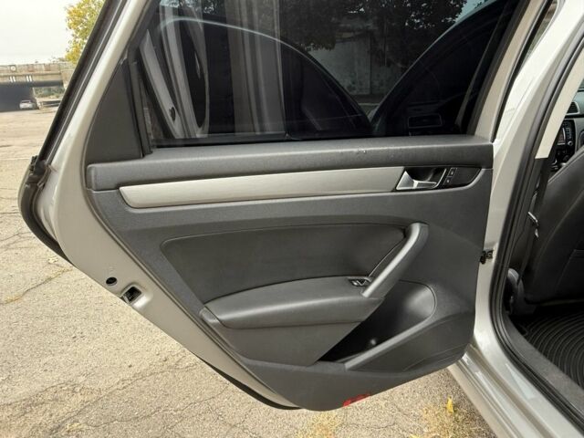 Серый Фольксваген Пассат, объемом двигателя 1.8 л и пробегом 167 тыс. км за 8300 $, фото 11 на Automoto.ua