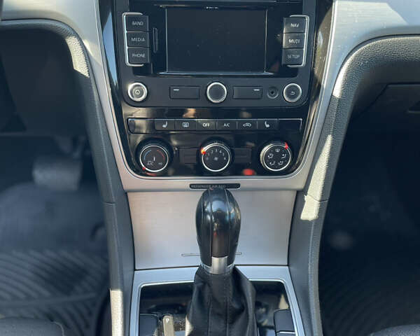 Серый Фольксваген Пассат, объемом двигателя 2.5 л и пробегом 179 тыс. км за 11300 $, фото 21 на Automoto.ua