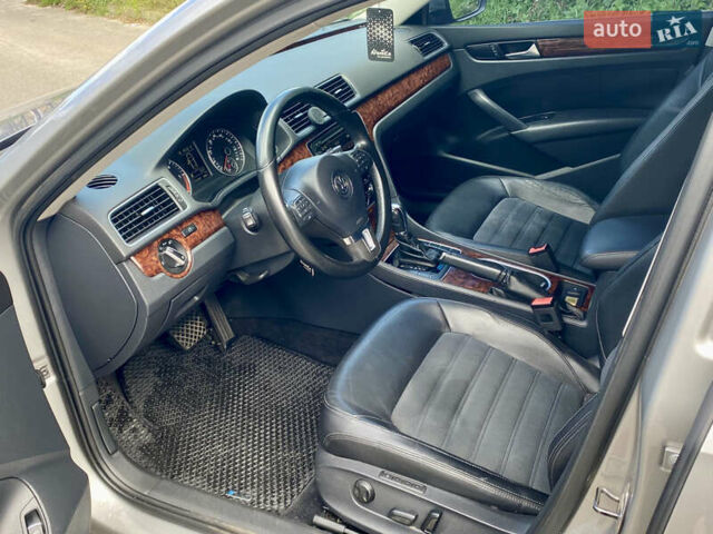 Сірий Фольксваген Пассат, об'ємом двигуна 2 л та пробігом 237 тис. км за 13000 $, фото 7 на Automoto.ua
