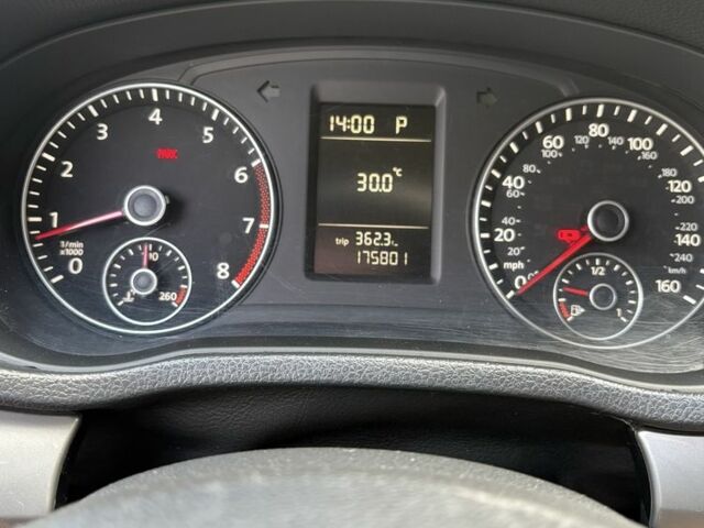 Сірий Фольксваген Пассат, об'ємом двигуна 2.5 л та пробігом 155 тис. км за 9400 $, фото 12 на Automoto.ua