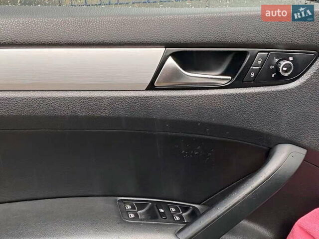 Сірий Фольксваген Пассат, об'ємом двигуна 2.5 л та пробігом 156 тис. км за 8999 $, фото 13 на Automoto.ua