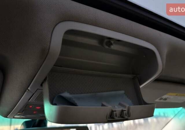 Серый Фольксваген Пассат, объемом двигателя 2.5 л и пробегом 207 тыс. км за 12500 $, фото 25 на Automoto.ua