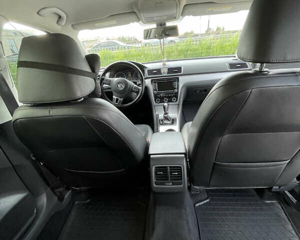 Сірий Фольксваген Пассат, об'ємом двигуна 2.5 л та пробігом 221 тис. км за 11300 $, фото 9 на Automoto.ua