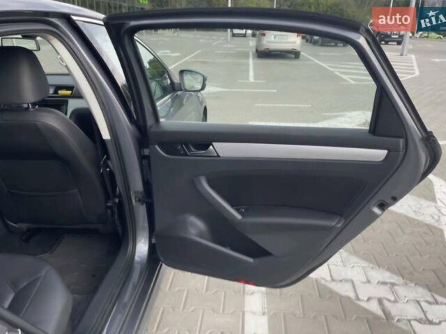 Сірий Фольксваген Пассат, об'ємом двигуна 2.48 л та пробігом 123 тис. км за 11300 $, фото 15 на Automoto.ua