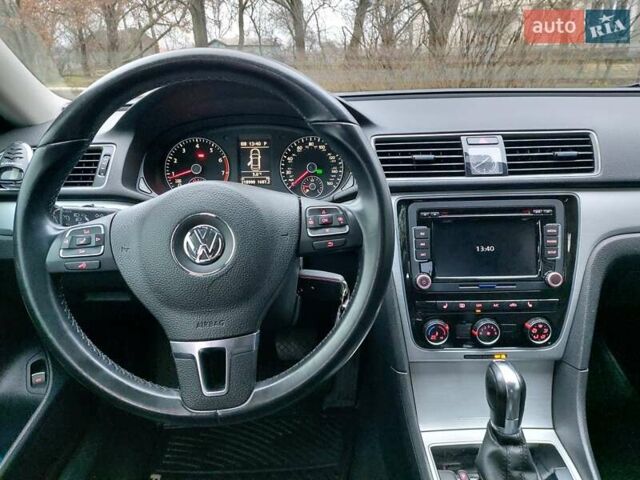 Серый Фольксваген Пассат, объемом двигателя 2.5 л и пробегом 219 тыс. км за 9800 $, фото 7 на Automoto.ua