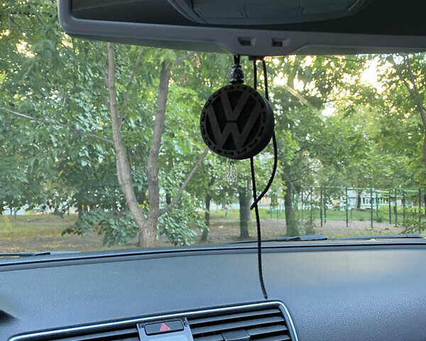 Сірий Фольксваген Пассат, об'ємом двигуна 2.5 л та пробігом 357 тис. км за 11500 $, фото 24 на Automoto.ua