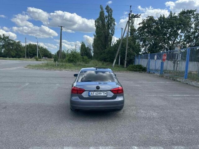 Серый Фольксваген Пассат, объемом двигателя 2.5 л и пробегом 165 тыс. км за 10700 $, фото 2 на Automoto.ua