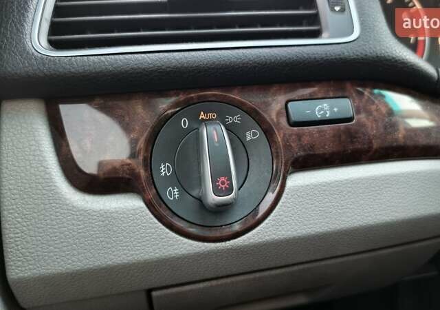 Серый Фольксваген Пассат, объемом двигателя 2.5 л и пробегом 207 тыс. км за 12500 $, фото 18 на Automoto.ua