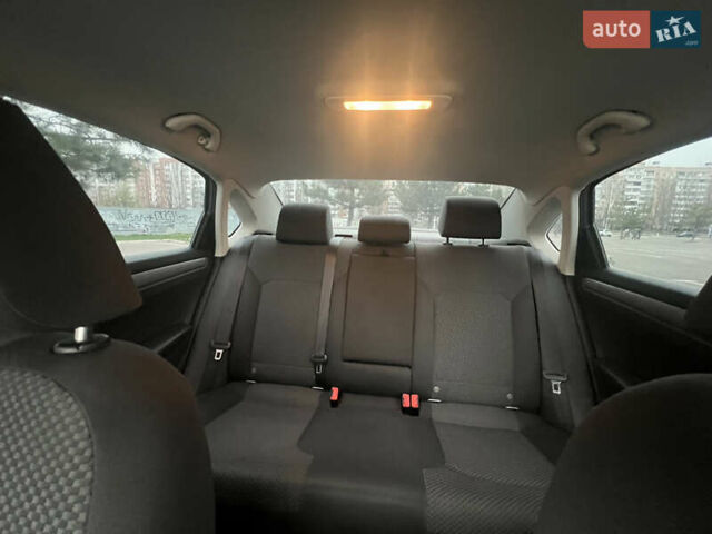 Серый Фольксваген Пассат, объемом двигателя 2.48 л и пробегом 177 тыс. км за 11400 $, фото 12 на Automoto.ua