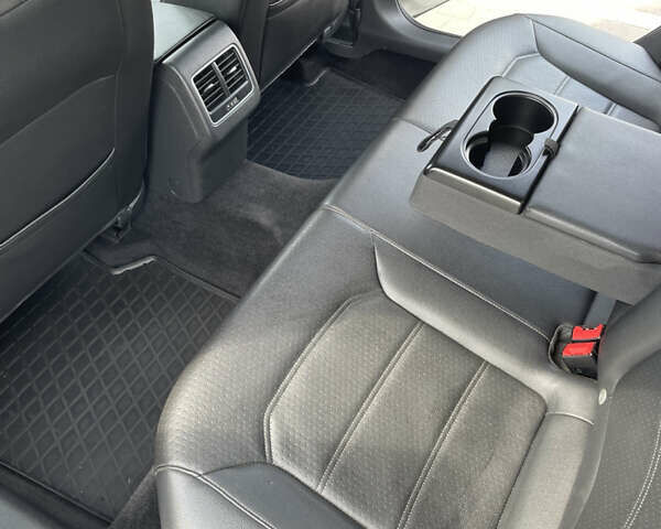 Сірий Фольксваген Пассат, об'ємом двигуна 2.5 л та пробігом 221 тис. км за 11300 $, фото 12 на Automoto.ua