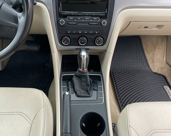 Серый Фольксваген Пассат, объемом двигателя 1.8 л и пробегом 165 тыс. км за 7999 $, фото 22 на Automoto.ua