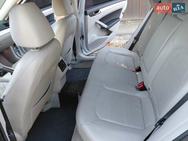 Серый Фольксваген Пассат, объемом двигателя 2.5 л и пробегом 165 тыс. км за 11499 $, фото 5 на Automoto.ua