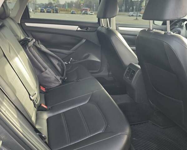 Серый Фольксваген Пассат, объемом двигателя 1.97 л и пробегом 206 тыс. км за 10700 $, фото 9 на Automoto.ua