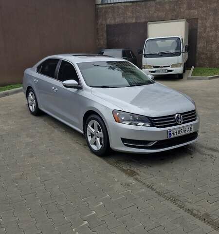 Серый Фольксваген Пассат, объемом двигателя 2.5 л и пробегом 159 тыс. км за 12300 $, фото 7 на Automoto.ua