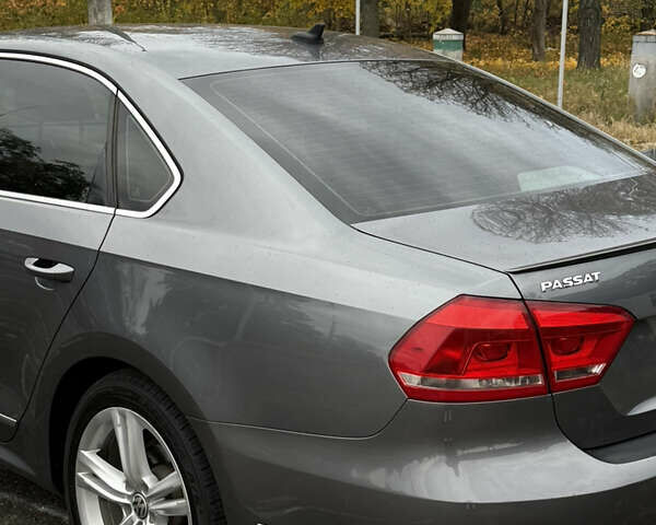 Серый Фольксваген Пассат, объемом двигателя 1.97 л и пробегом 234 тыс. км за 14000 $, фото 6 на Automoto.ua