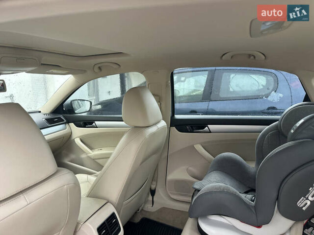 Серый Фольксваген Пассат, объемом двигателя 2.5 л и пробегом 226 тыс. км за 10500 $, фото 27 на Automoto.ua