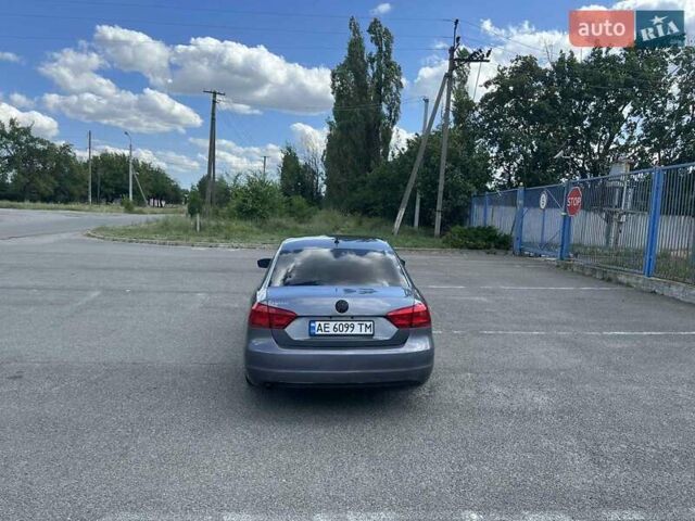 Серый Фольксваген Пассат, объемом двигателя 2.48 л и пробегом 165 тыс. км за 10700 $, фото 7 на Automoto.ua