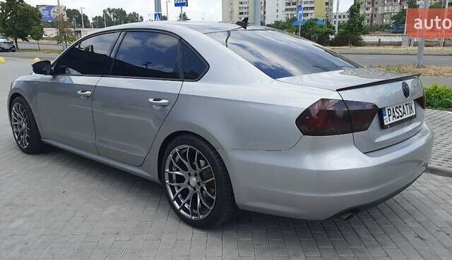 Серый Фольксваген Пассат, объемом двигателя 2.5 л и пробегом 219 тыс. км за 12000 $, фото 6 на Automoto.ua