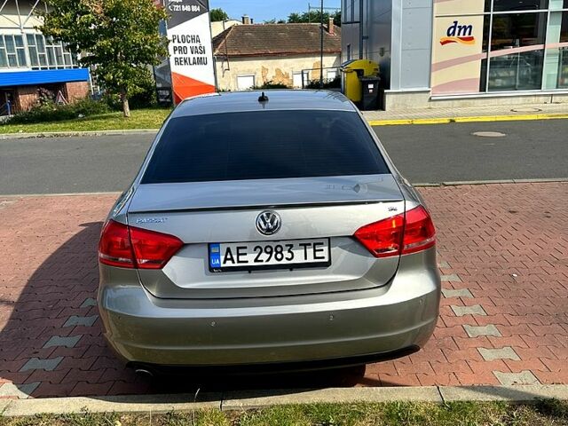 Сірий Фольксваген Пассат, об'ємом двигуна 2.5 л та пробігом 135 тис. км за 12000 $, фото 7 на Automoto.ua