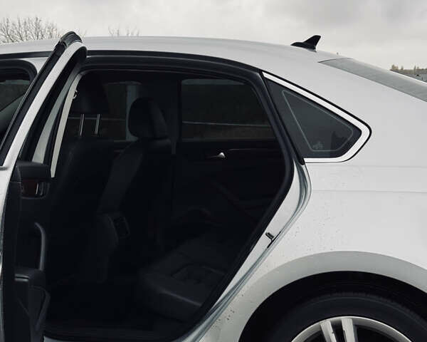 Фольксваген Пассат 2013 у Прилуках на Automoto.ua Сірий Фольксваген Пассат, об'ємом двигуна 2 л та пробігом 178 тис. км за 12500 $, фото 37 на Automoto.ua