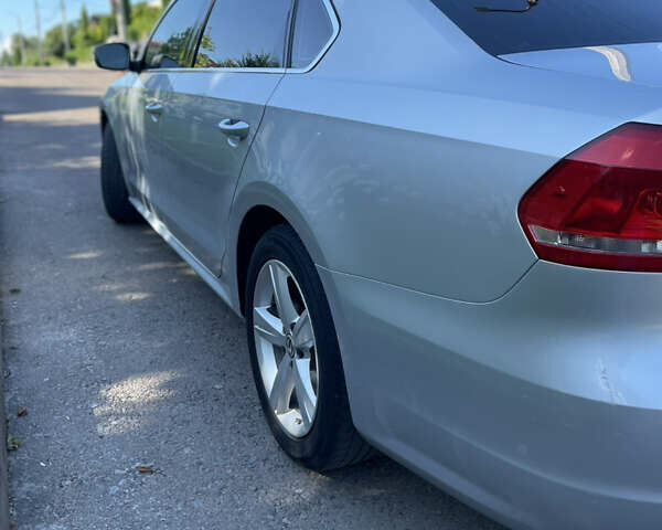 Серый Фольксваген Пассат, объемом двигателя 2.5 л и пробегом 179 тыс. км за 11300 $, фото 7 на Automoto.ua