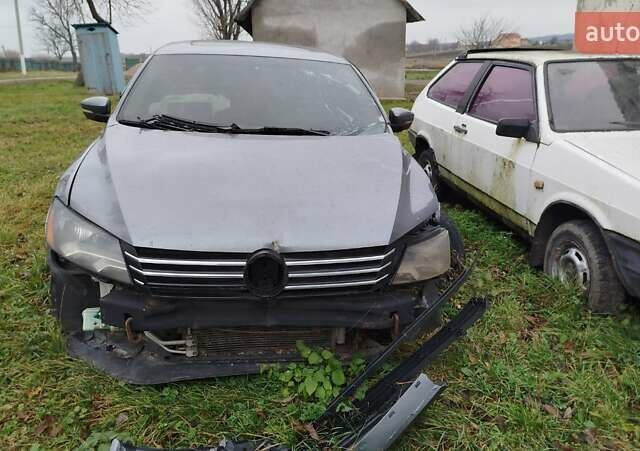 Серый Фольксваген Пассат, объемом двигателя 2.5 л и пробегом 210 тыс. км за 4200 $, фото 13 на Automoto.ua