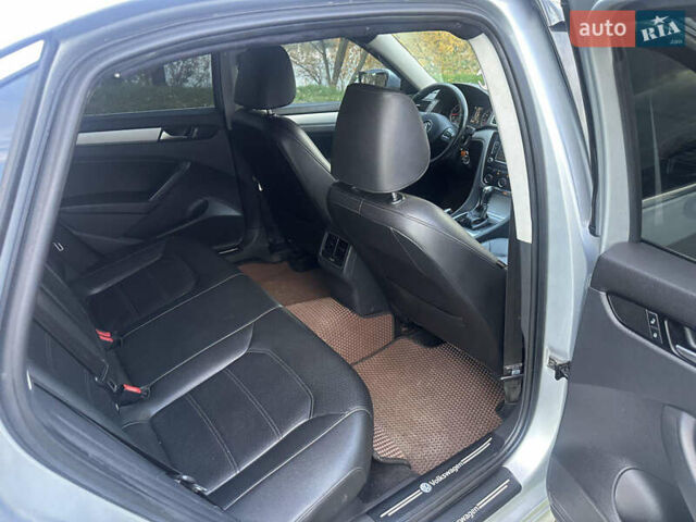 Серый Фольксваген Пассат, объемом двигателя 2.48 л и пробегом 207 тыс. км за 10700 $, фото 6 на Automoto.ua