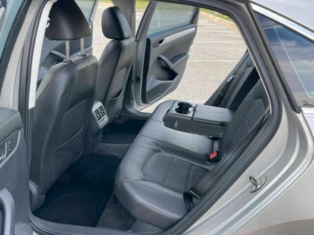 Серый Фольксваген Пассат, объемом двигателя 2 л и пробегом 85 тыс. км за 2300 $, фото 10 на Automoto.ua