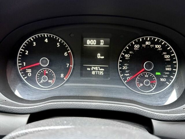 Фольксваген Пассат 2013 в Сумах на Automoto.ua Серый Фольксваген Пассат, объемом двигателя 2.5 л и пробегом 187 тыс. км за 10300 $, фото 12 на Automoto.ua