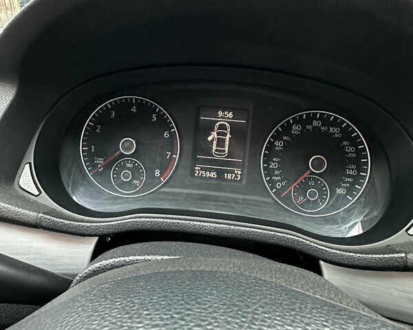 Серый Фольксваген Пассат, объемом двигателя 2.5 л и пробегом 276 тыс. км за 7999 $, фото 8 на Automoto.ua