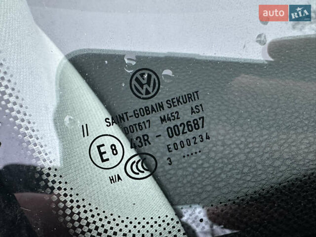 Сірий Фольксваген Пассат, об'ємом двигуна 1.8 л та пробігом 257 тис. км за 8999 $, фото 15 на Automoto.ua