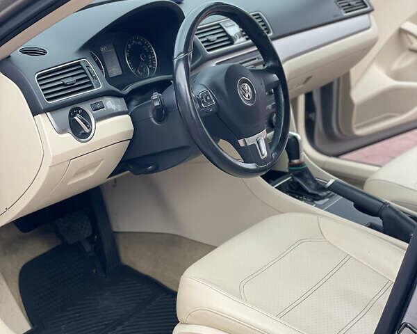 Серый Фольксваген Пассат, объемом двигателя 1.8 л и пробегом 165 тыс. км за 7999 $, фото 23 на Automoto.ua