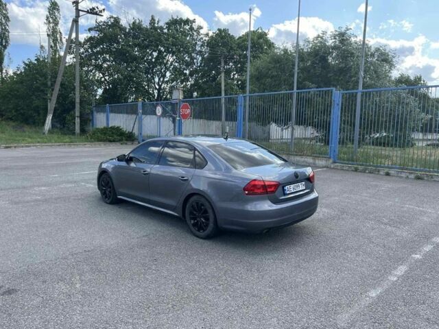 Серый Фольксваген Пассат, объемом двигателя 2.5 л и пробегом 165 тыс. км за 10700 $, фото 3 на Automoto.ua