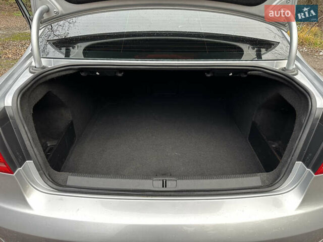 Сірий Фольксваген Пассат, об'ємом двигуна 1.8 л та пробігом 257 тис. км за 8999 $, фото 43 на Automoto.ua