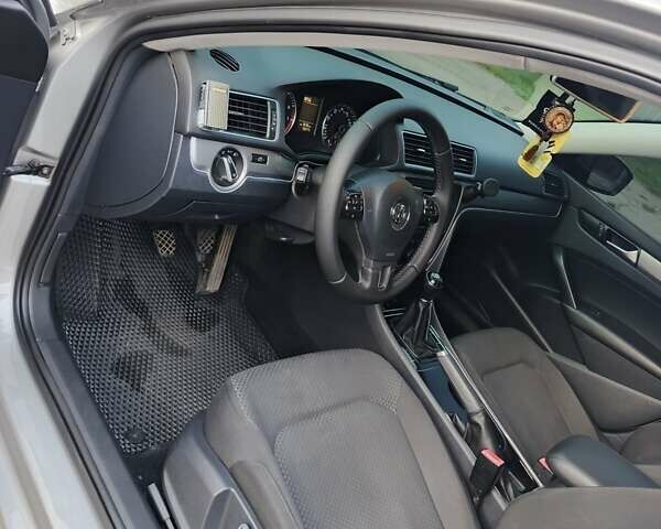 Серый Фольксваген Пассат, объемом двигателя 2.49 л и пробегом 130 тыс. км за 10500 $, фото 7 на Automoto.ua