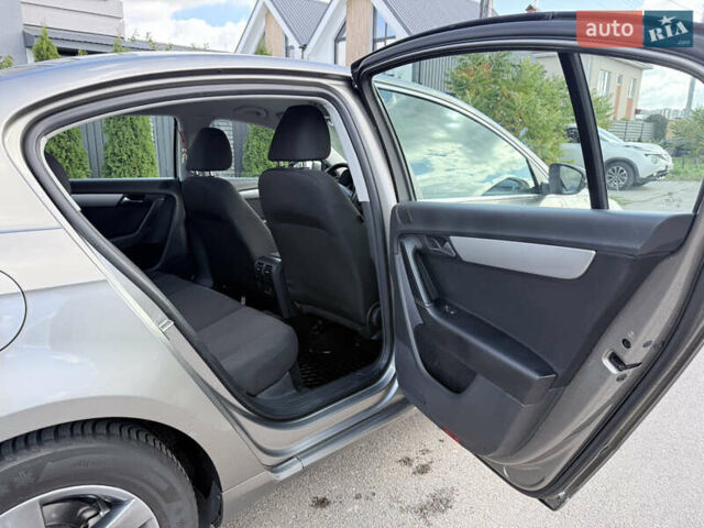 Серый Фольксваген Пассат, объемом двигателя 1.97 л и пробегом 247 тыс. км за 11500 $, фото 17 на Automoto.ua