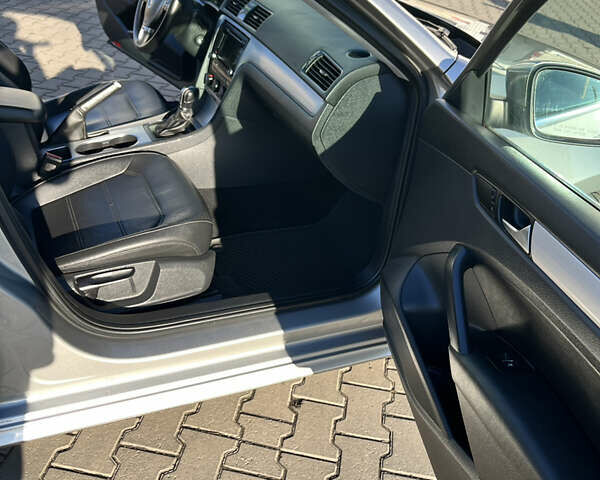 Серый Фольксваген Пассат, объемом двигателя 2.48 л и пробегом 222 тыс. км за 8500 $, фото 13 на Automoto.ua