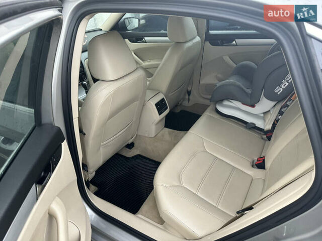 Серый Фольксваген Пассат, объемом двигателя 2.5 л и пробегом 226 тыс. км за 10500 $, фото 32 на Automoto.ua