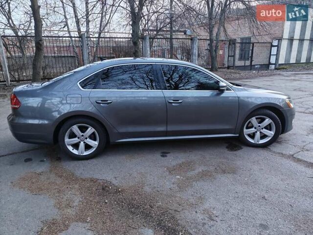 Сірий Фольксваген Пассат, об'ємом двигуна 2.5 л та пробігом 154 тис. км за 11500 $, фото 5 на Automoto.ua