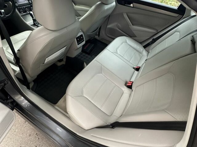 Серый Фольксваген Пассат, объемом двигателя 2 л и пробегом 152 тыс. км за 12300 $, фото 6 на Automoto.ua