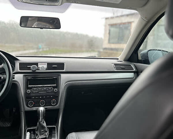 Сірий Фольксваген Пассат, об'ємом двигуна 1.8 л та пробігом 299 тис. км за 9500 $, фото 8 на Automoto.ua