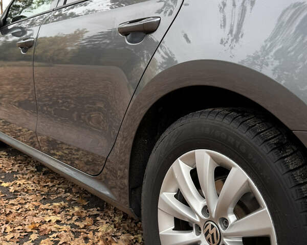 Серый Фольксваген Пассат, объемом двигателя 1.8 л и пробегом 197 тыс. км за 10499 $, фото 22 на Automoto.ua