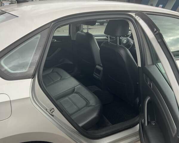 Серый Фольксваген Пассат, объемом двигателя 1.8 л и пробегом 180 тыс. км за 11700 $, фото 12 на Automoto.ua