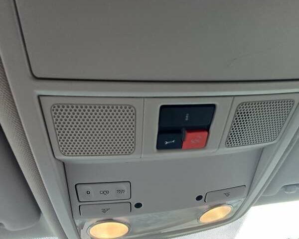 Серый Фольксваген Пассат, объемом двигателя 1.8 л и пробегом 150 тыс. км за 10500 $, фото 5 на Automoto.ua