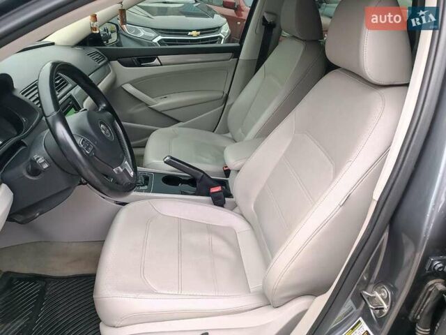 Сірий Фольксваген Пассат, об'ємом двигуна 1.8 л та пробігом 260 тис. км за 11490 $, фото 19 на Automoto.ua