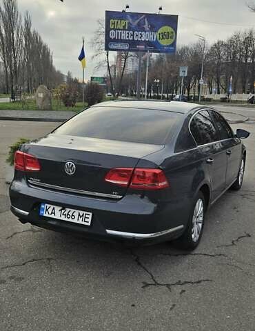 Сірий Фольксваген Пассат, об'ємом двигуна 1.6 л та пробігом 245 тис. км за 10300 $, фото 4 на Automoto.ua